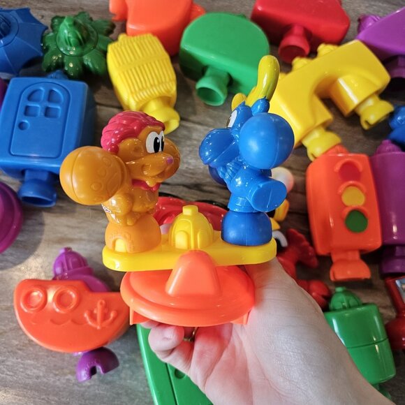 90s Y2K Fisher Price Pop Onz Building System 27 Pieces Animals Car Doors Shapes - Picture 10 of 14